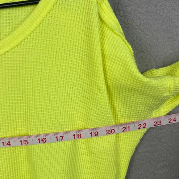 Free People We The Free Waffle Knit Top Neon Green Size M Boho Casual Relaxed - Picture 3 of 7